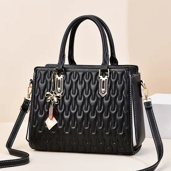 Bolsa de mamãe de grande capacidade, bolsa de ombro fashion de couro sintético macio, bolsa de compras luxuosa com pingente para mulheres